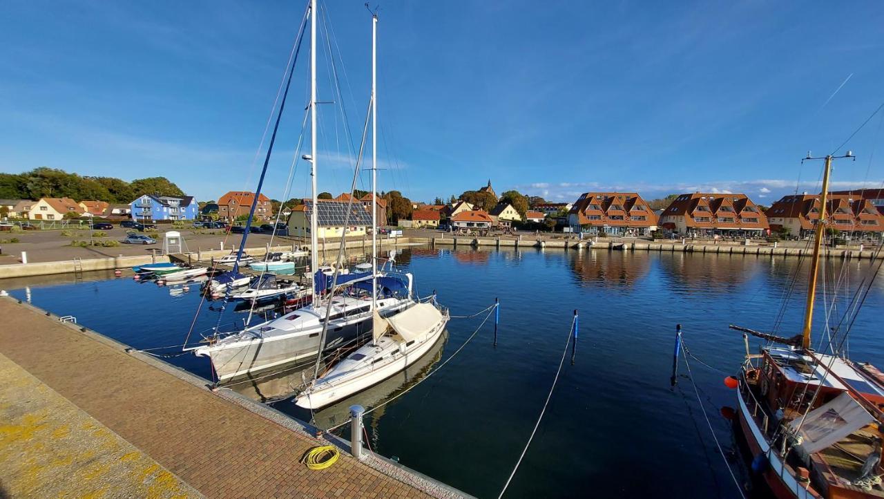 Ferienwohnung Im Uhlenhuus Wiek auf Rugen Bagian luar foto