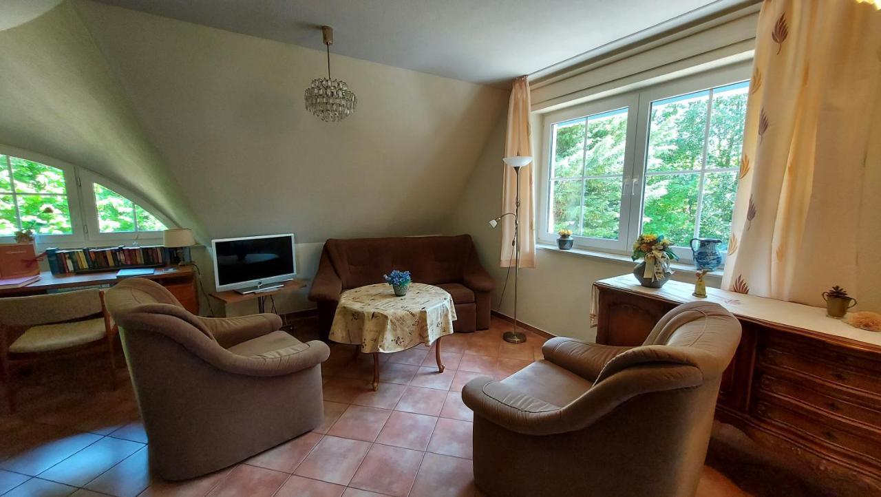 Ferienwohnung Im Uhlenhuus Wiek auf Rugen Bagian luar foto